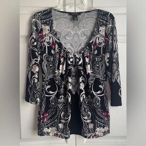 White House Black Market Black White Paisley 3/4 Sleeve Top Size Medium
